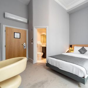 Zimmer mit Kingsize-Bett